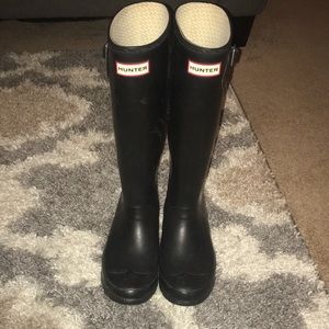 Hunter - tall black rain boots